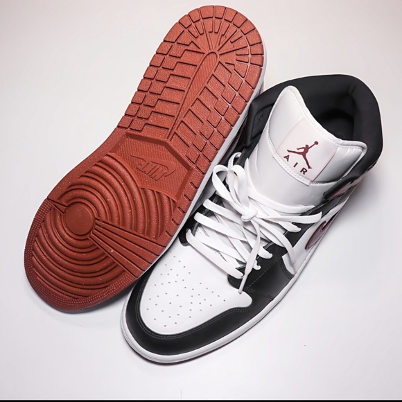 ✨New Nike Air Jordan 1 Mid SE Dark Pony Black White Nby HF3216-102 Men's Size 14 - Picture 2 of 8